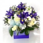 Blue-and-white-posy-arrangement